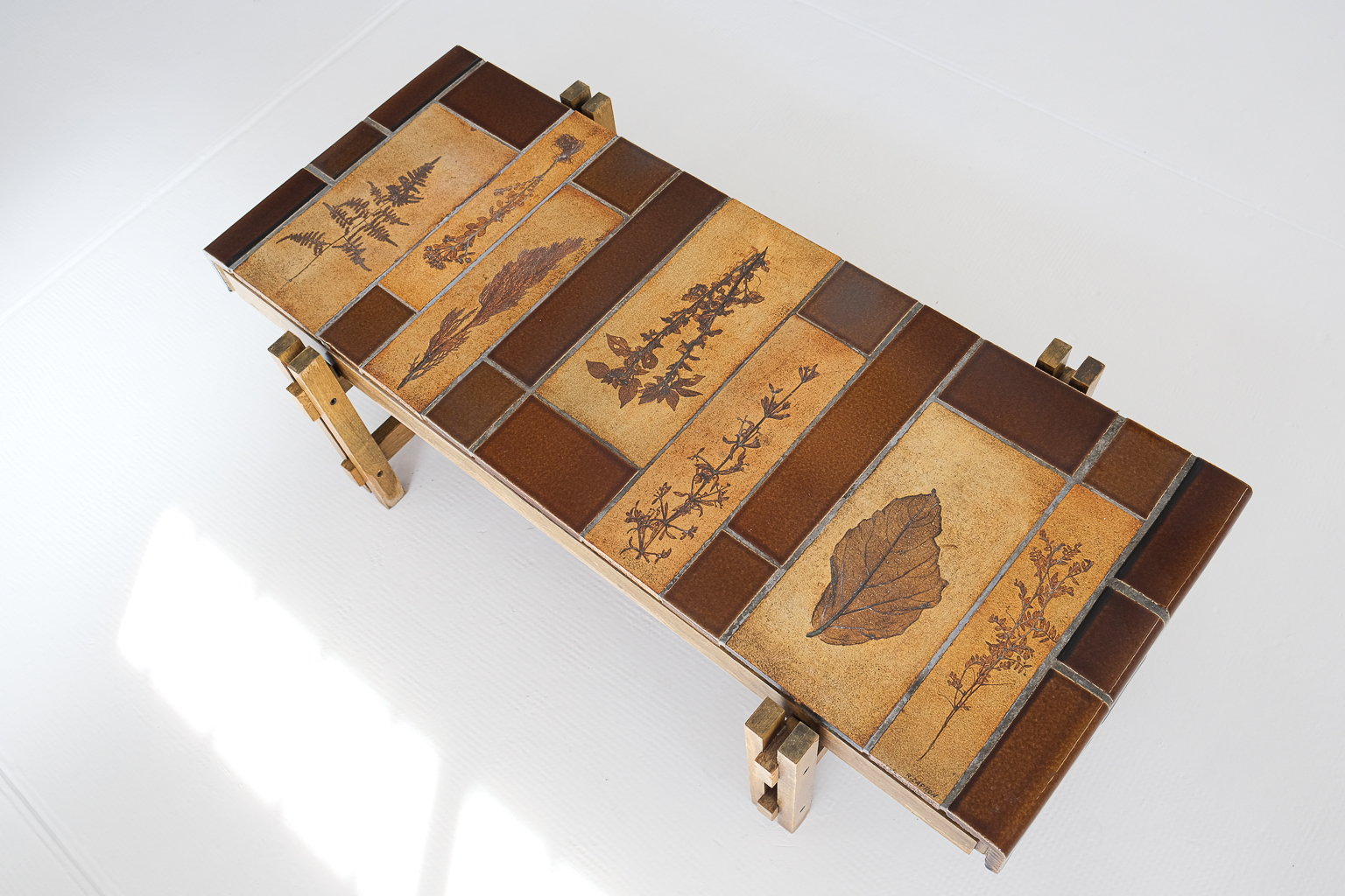 roger capron, garrigue tiles, ceramic, vallauris, antibeige