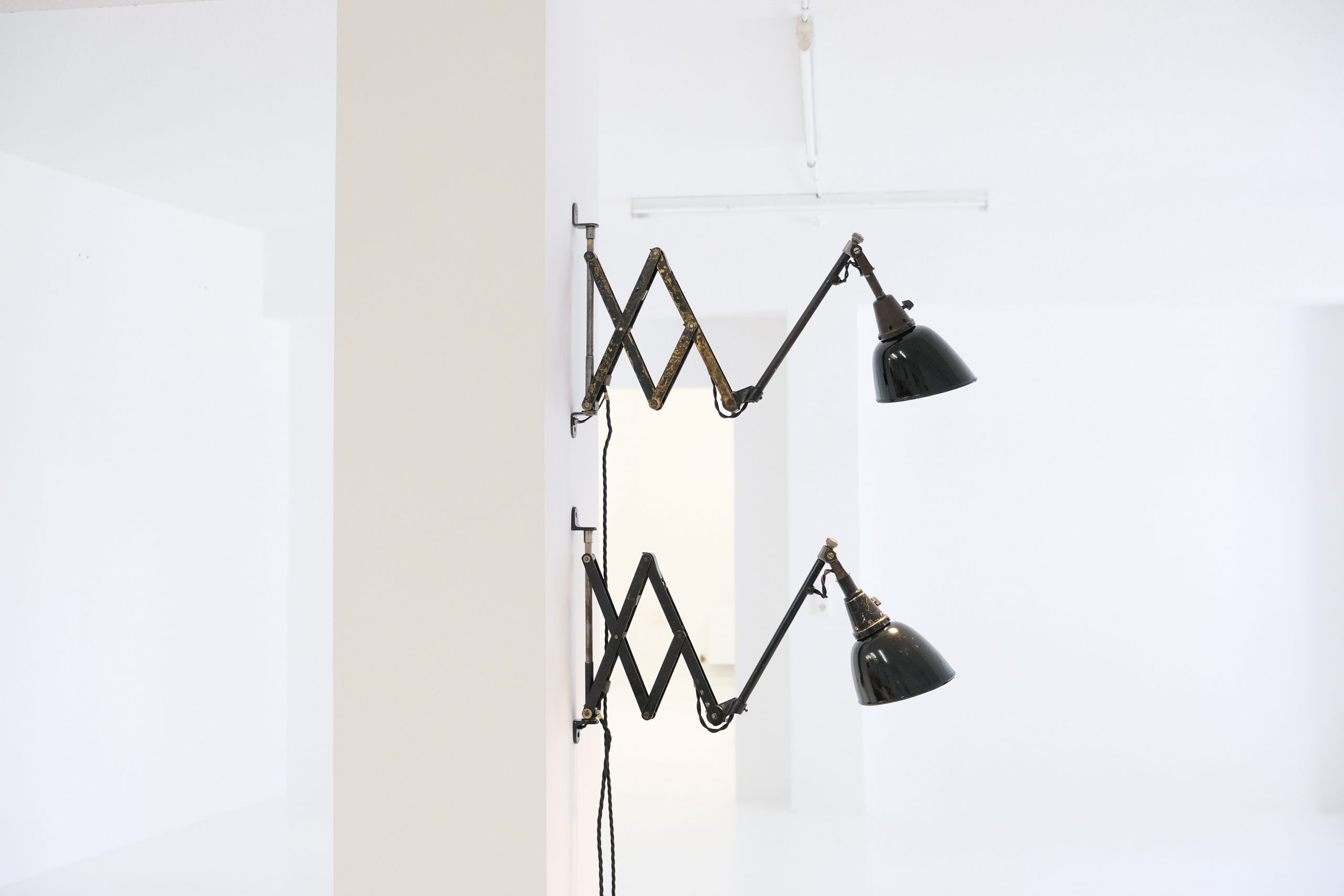 scissor lamp curt fischer Midgard lamp Industriewerke Auma bauhaus Dessau