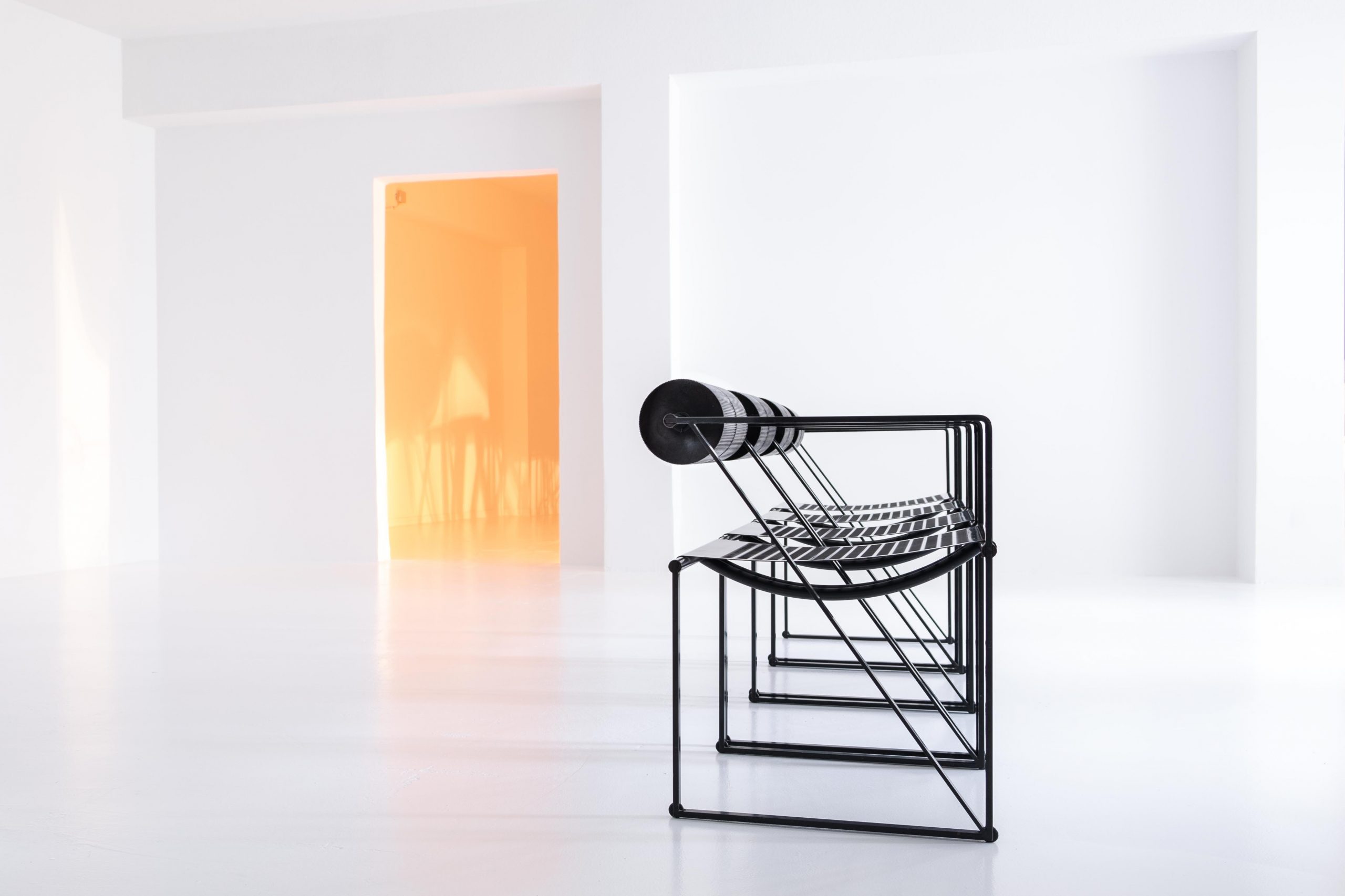 Second Chair Design how to sit on a building. | antibeige