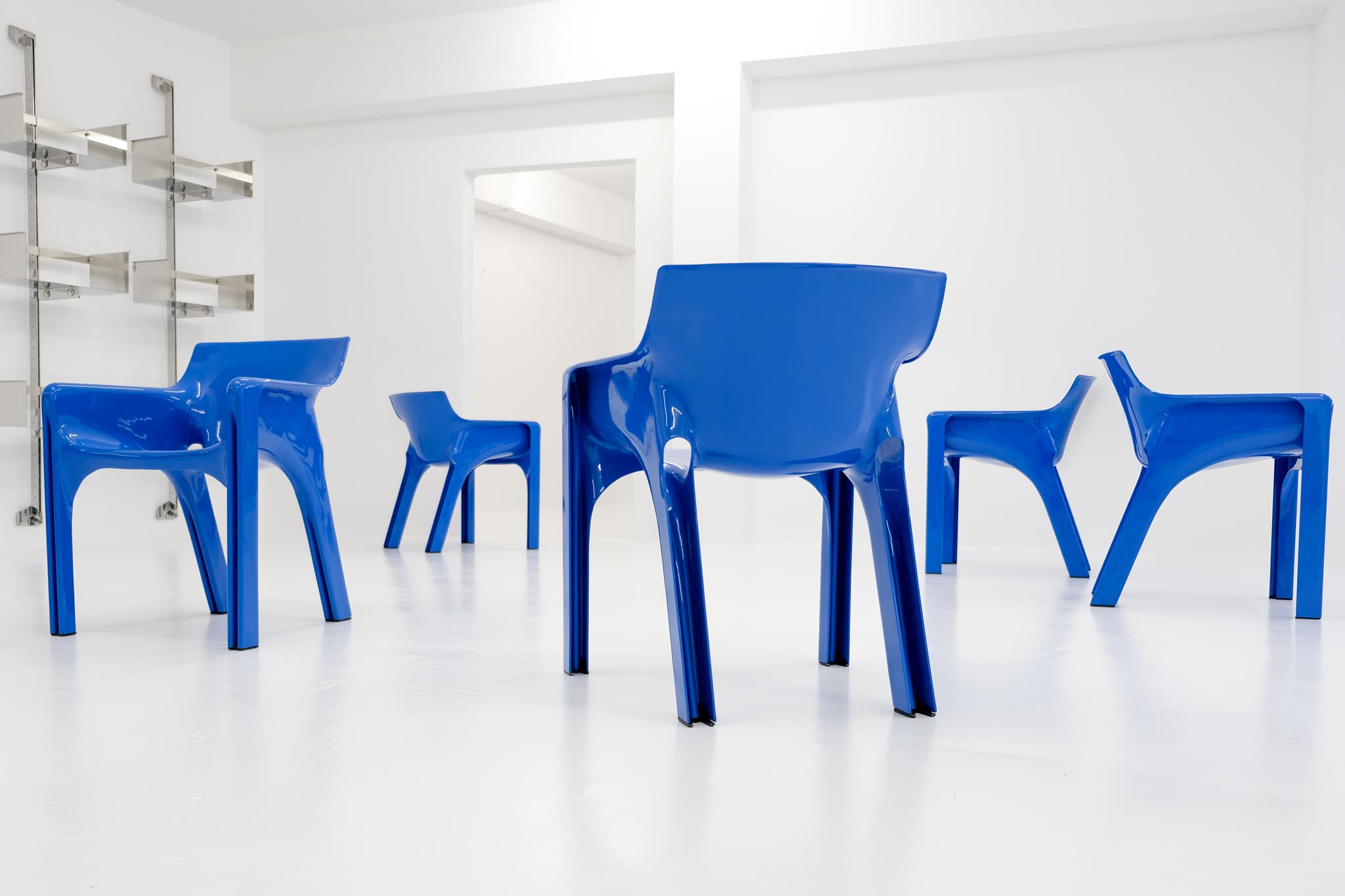 Gaudi chair, Vico Magistretti, Artemide S. P. A., Milano, Milan