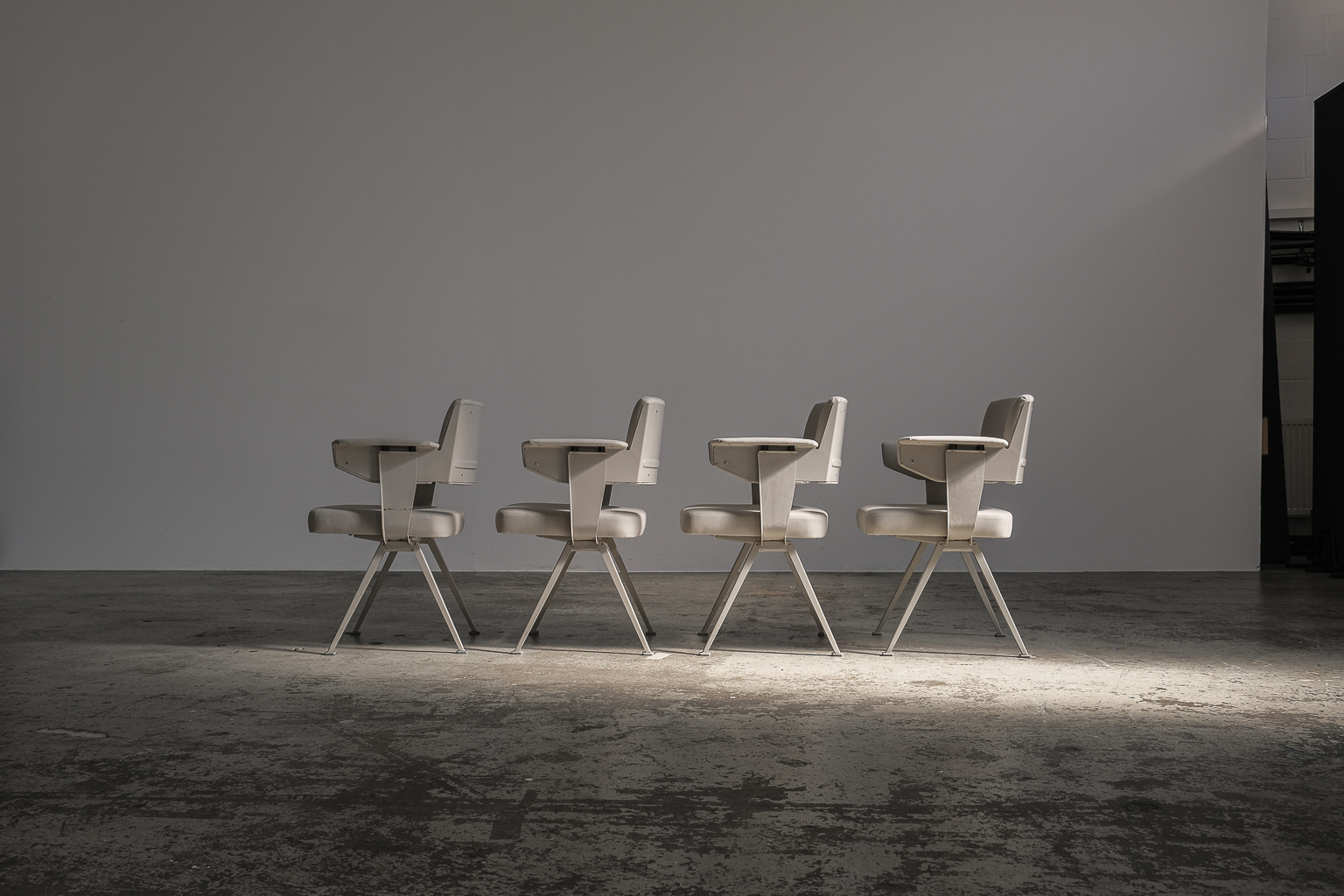 friso kramer, friso, resort, resort chair, ahrend de cirkel, antibeige