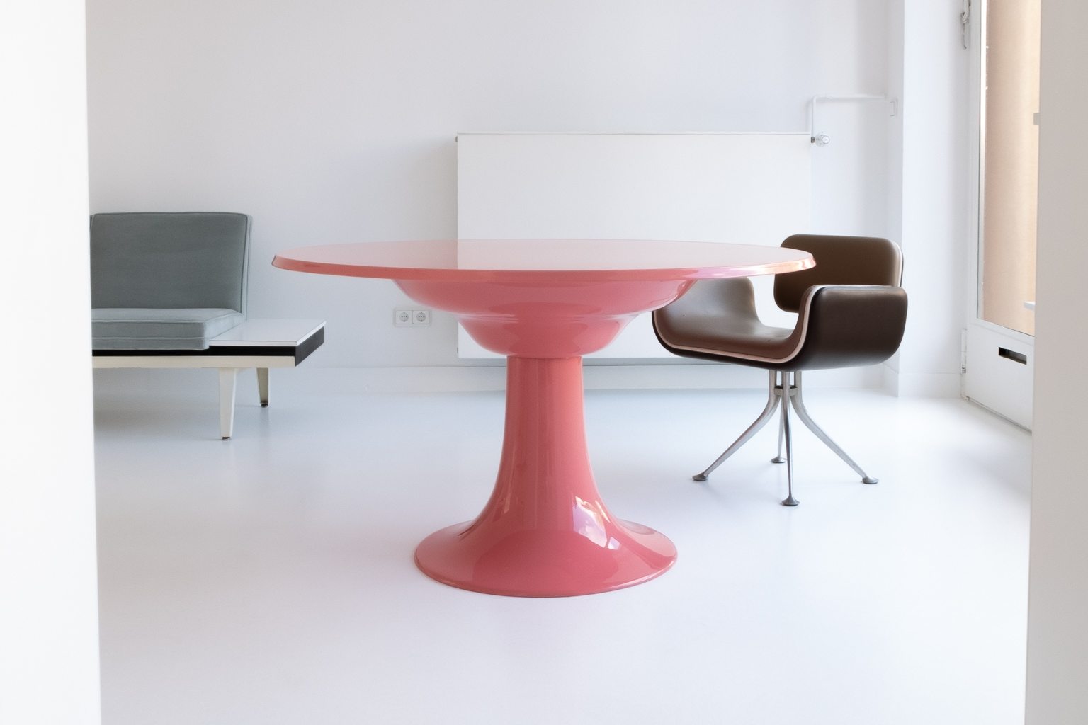 otto zapf, braniff air, branif, alexander girard, column table